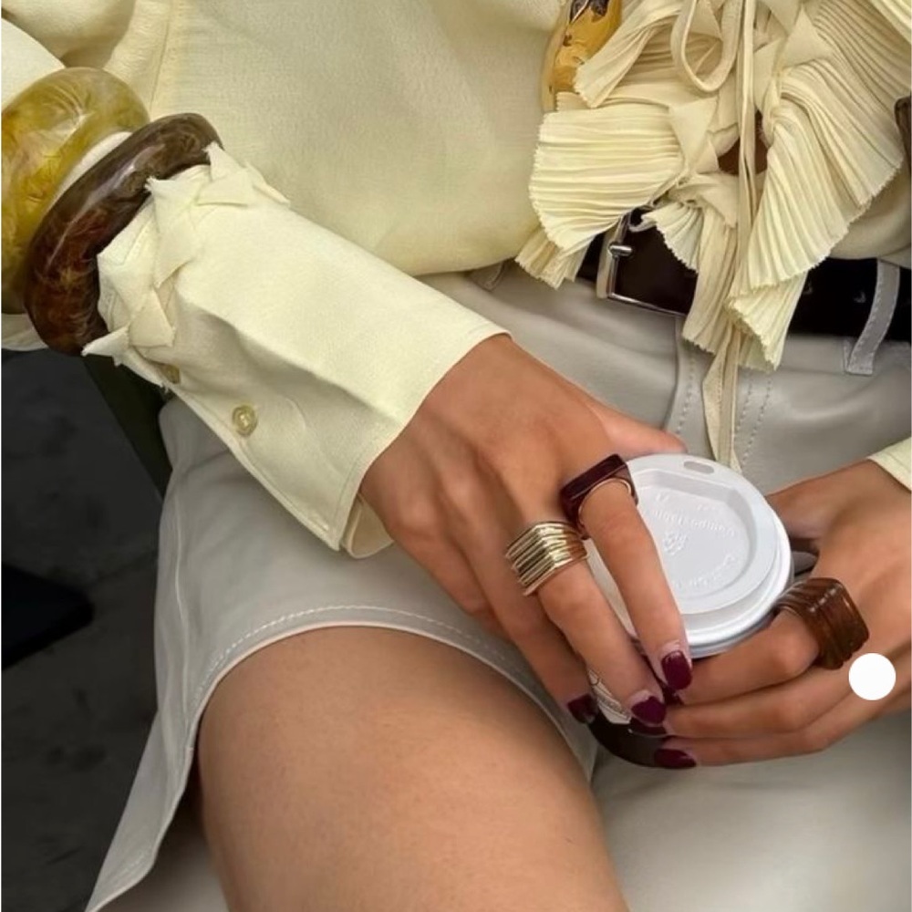 Viral H&M blouse Spring 2025 - Picture 5 of 13